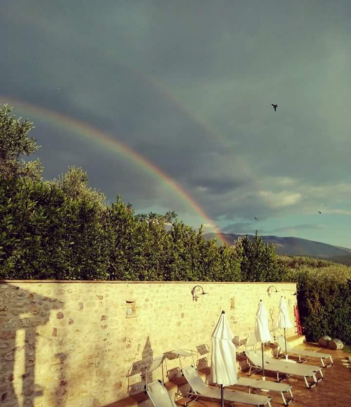 Agriturismo Monte Cologna Foligno Esterno foto